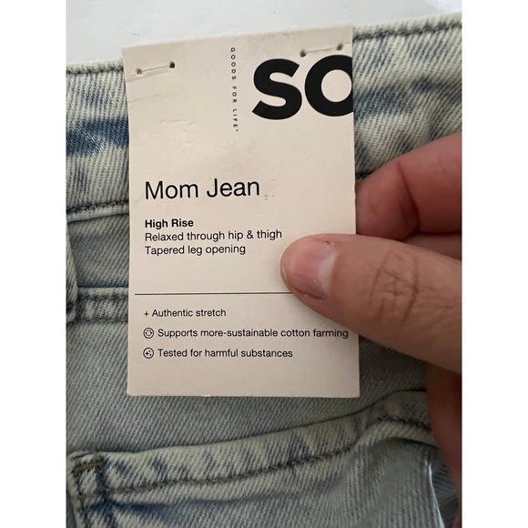So Jeans Juniors 5 Loose Baggy Mom High Rise Cross-Over Waist Light Bleach Rips - Picture 6 of 9